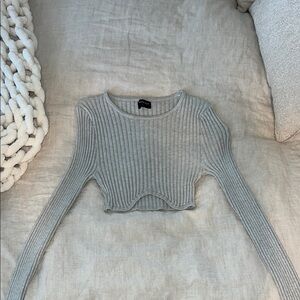 Gray Ribbed Long Sleeve Crop Top